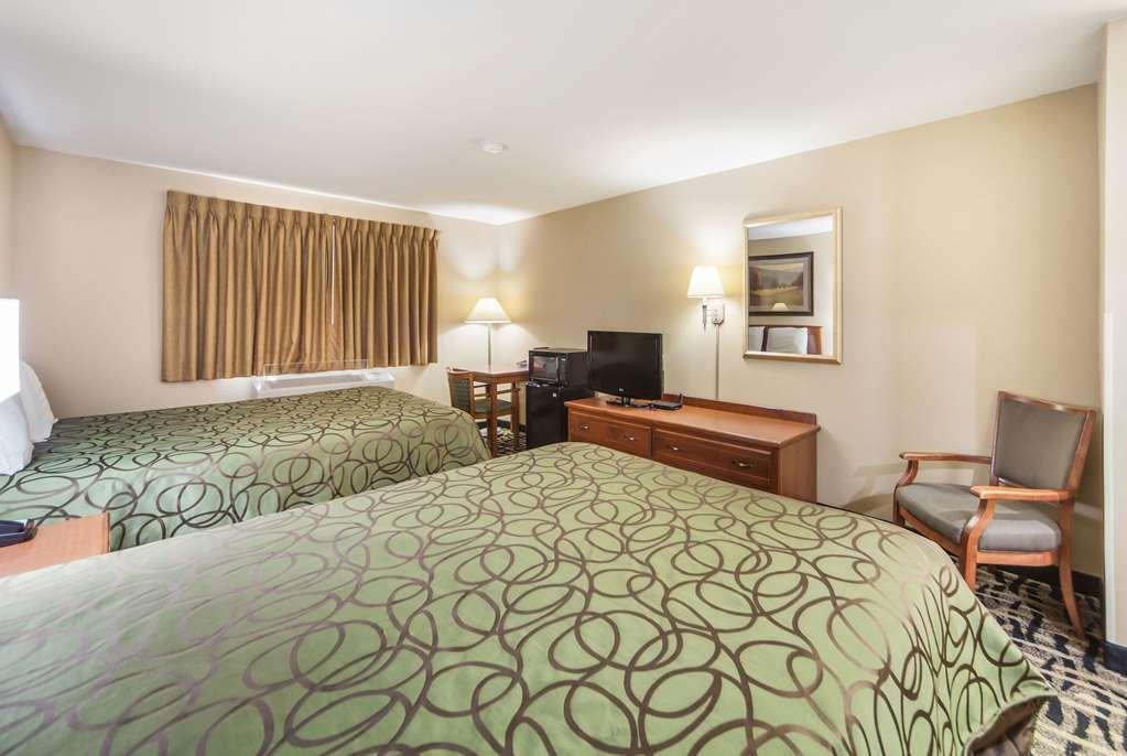 Super 8 By Wyndham Cozad Hotell Eksteriør bilde