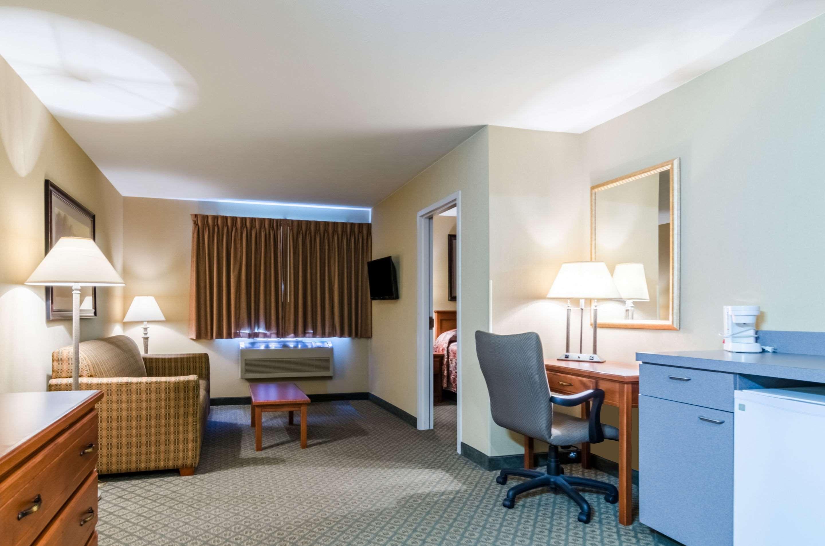 Super 8 By Wyndham Cozad Hotell Eksteriør bilde