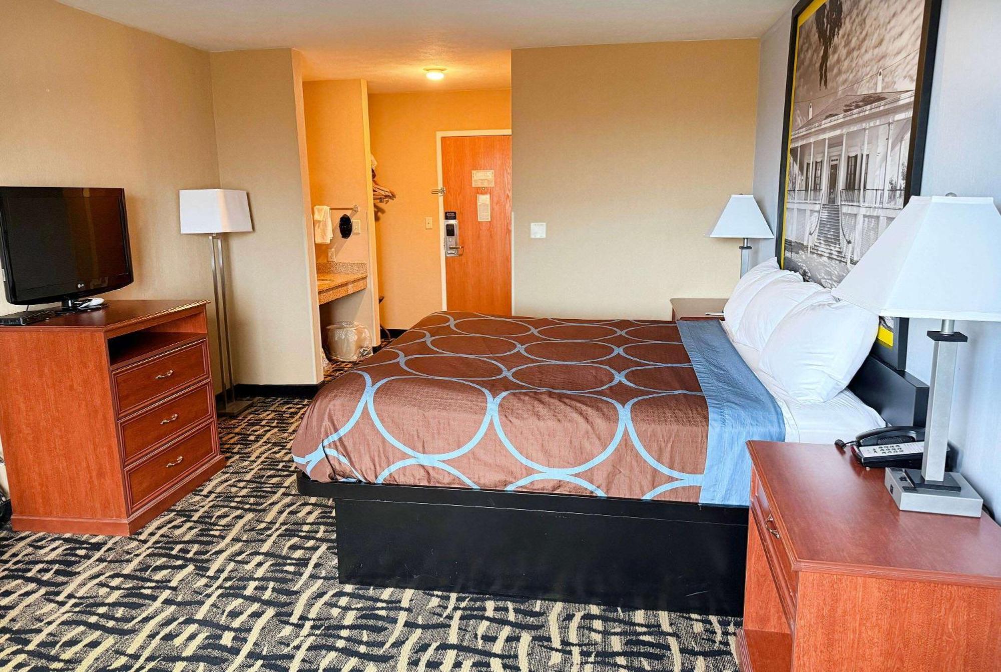 Super 8 By Wyndham Cozad Hotell Eksteriør bilde